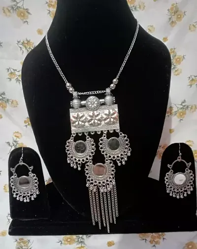 Must Have Jewellery Set 