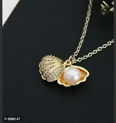 Trendy Golden Brass Chain with Pendant For Women
