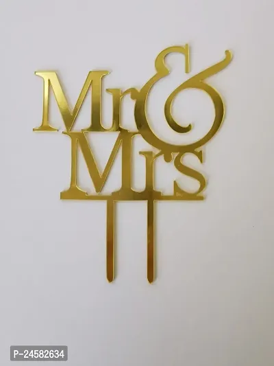 Mr and Mrs cake topper Gold