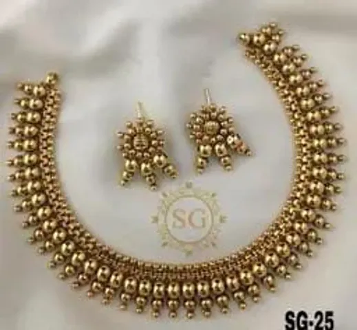 Stylish Golden Alloy Jewellary Set For Women