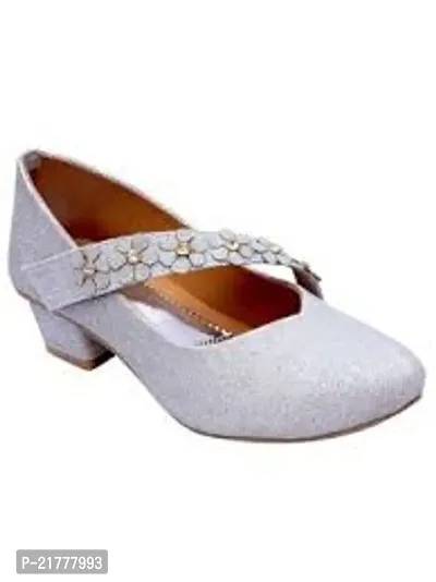 Elegant White Rubber Sandals For Women