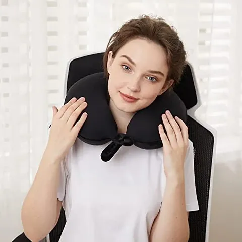 ROUND NECK TRAVELING PILLOW ( 13 x 13 x 5 )