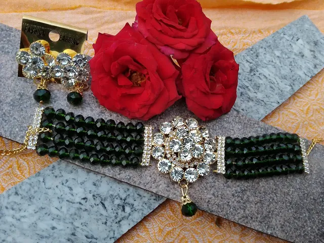 Green Colored    Necklace With  Earrings