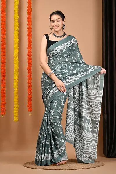 Stylish Mulmul Saree With Blouse Piece For Women