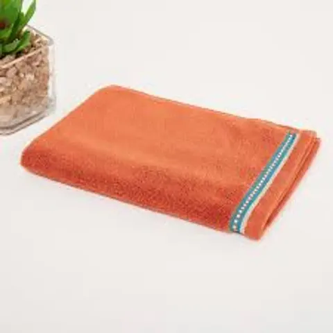 Trendy Cotton Blend Hand Towels 