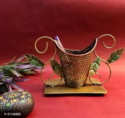 Classic Iron Painted Vase Pen Stand