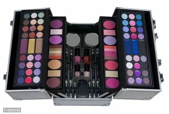 Beautiful Colored Eye Shades Makeup Kit