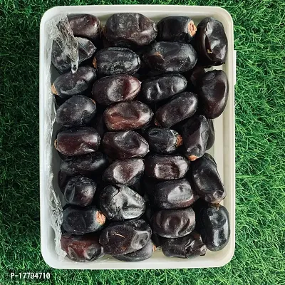 500 gm Mazafati Dates