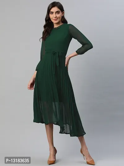 Aarika Womens Green Round Neck Solid Dress