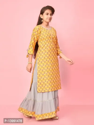 Aarika Girls Yellow-Grey Colour Cotton Printed Kurti Skirt Set-thumb3