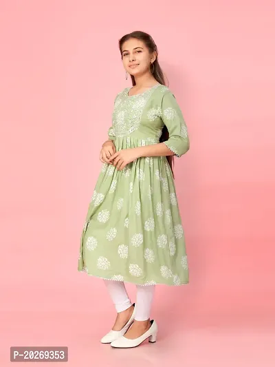 Aarika Girls Green-White Colour Cotton Embroidery Kurti Legging Set-thumb2