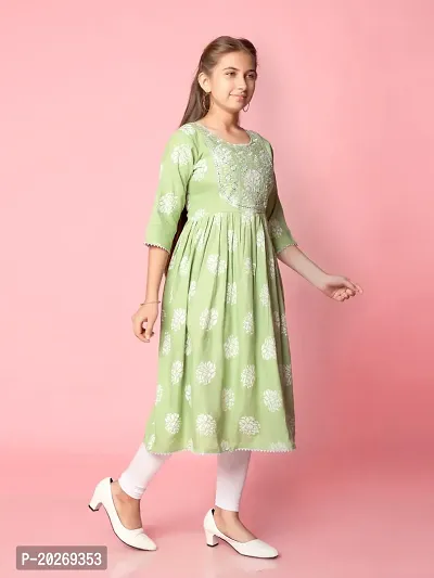 Aarika Girls Green-White Colour Cotton Embroidery Kurti Legging Set-thumb3