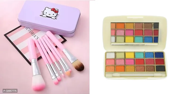 7 Brushes Hello Kitty With Mini Eye Shadow With Applicator