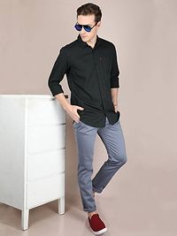 Stylish Men Black Solid Slim Fit Cotton Casual Shirt-thumb4