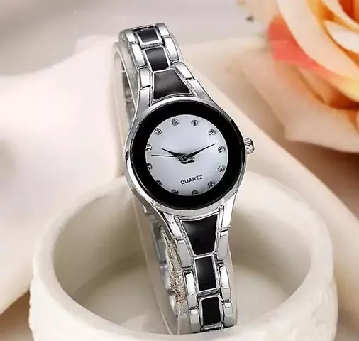 Fashionable Analog Watches for Women 