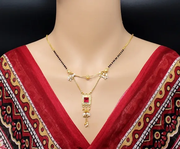 Stunning Golden Alloy Necklace