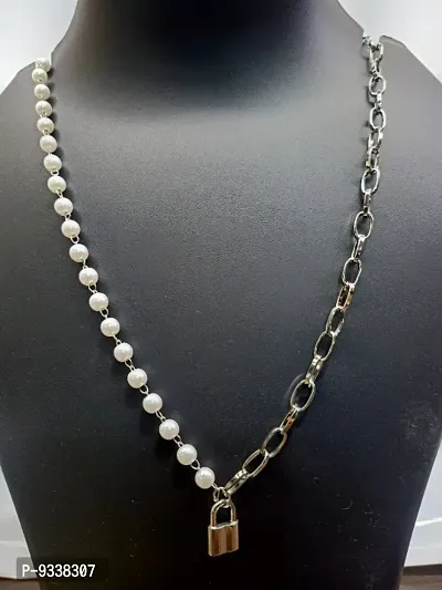 Alliance Fancy Western White Moti  Chain With Lock Pendent