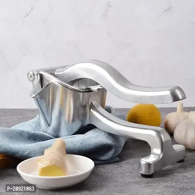 Hand Pressed Lemon Squeezer and Citrus Juicer for Fast and Easy Juice Extraction, Durable and Heavy Duty Construction, Ideal for Cocktails, Recipes, and Cooking-thumb3