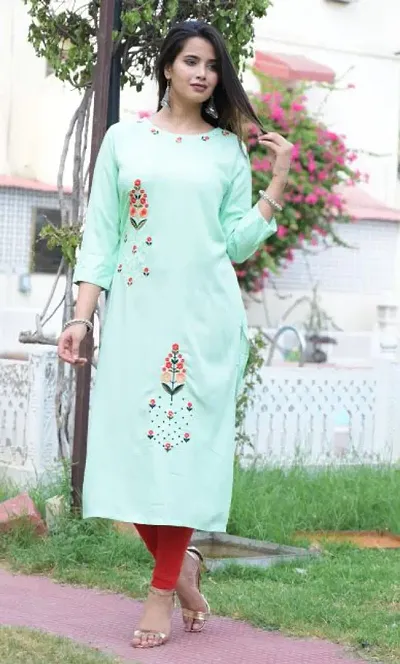 Women's Alluring Rayon Kurti