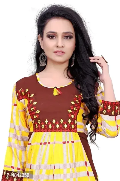 Women's Beautiful Rayon Slub Self Pattern Kurta-thumb5