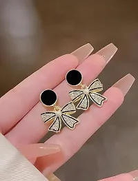 Stylish Korean Butterfly Ear Crawler Cuff Earrings For Women And Girls.-thumb1