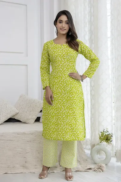 Trandy Kurta Set For Women