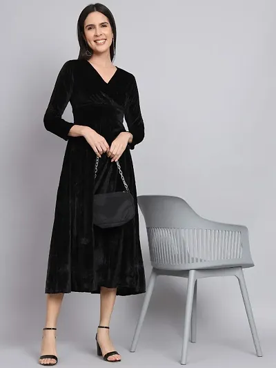 Hot Selling Maxi Length Solid Velvet Dresses