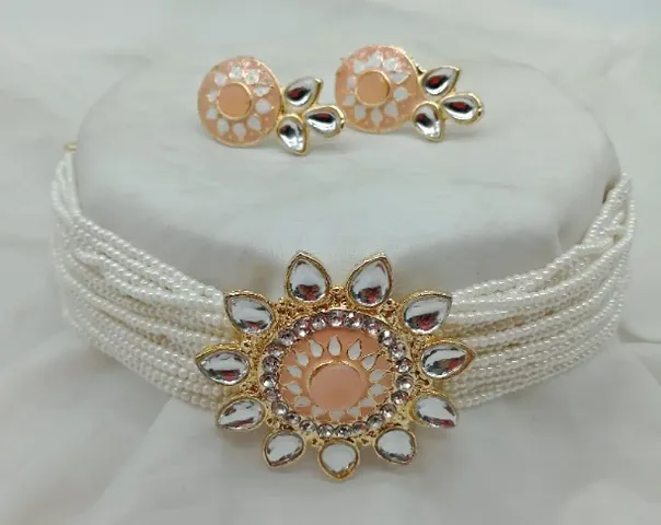 Trendy Alloy Tilak Kidiya Moti Choker Jewellery Set