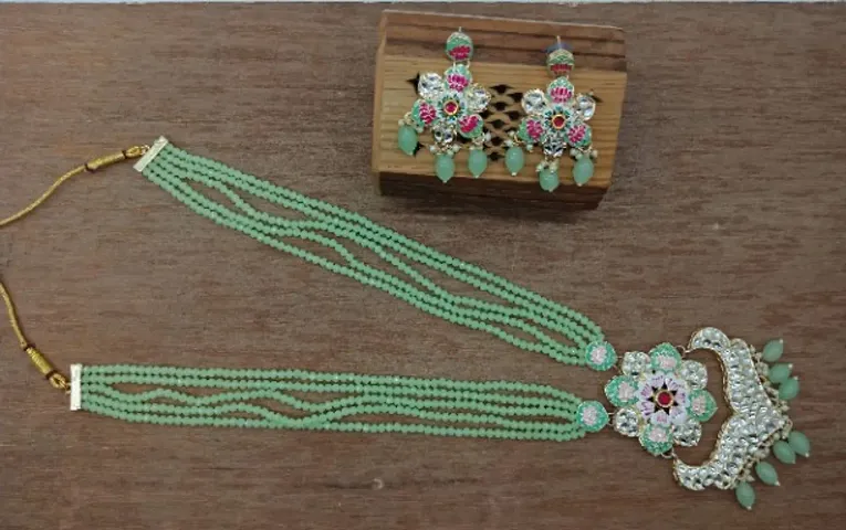 Gorgeous Kundan Choker Jewellery Set