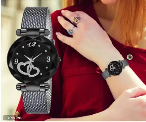 Fashionable Black Dial PU Analog Watch For Women