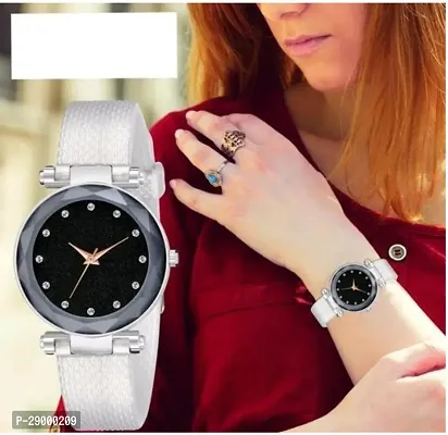 Fashionable Black Dial PU Analog Watch For Women