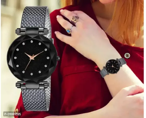 Fashionable Black Dial PU Analog Watch For Women