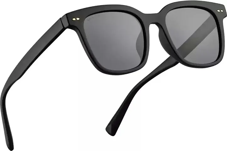 Fabulous Plastic Wayfarer Sunglasses For Men