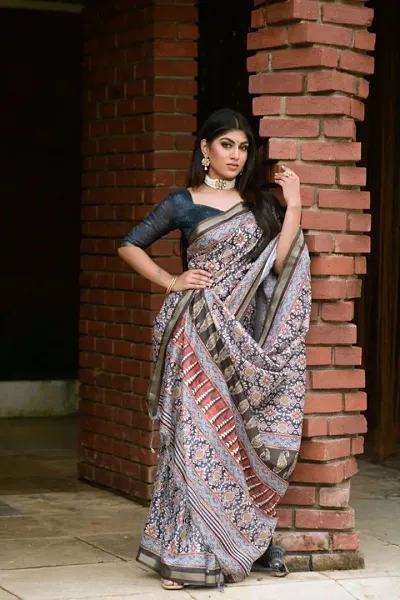 Trendy Mulmul Cotton Sarees With Blouse Piece