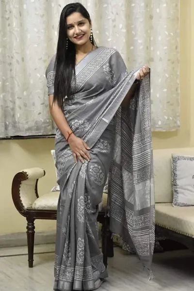 Beautiful Saree With Blouse Piece For Women