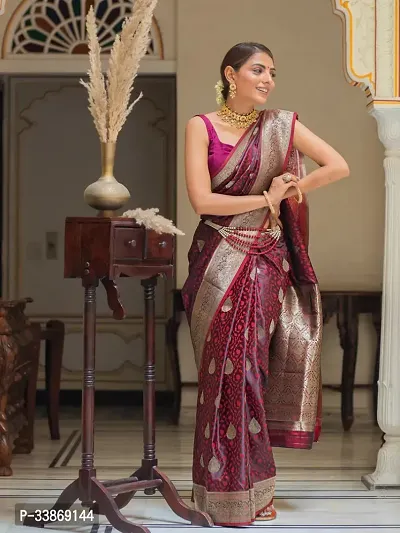 Stylish Silk Blend Saree With Blouse Piece ForWomen-thumb0