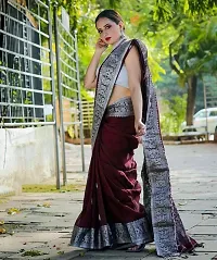 Stylish Silk Blend Saree With Blouse Piece ForWomen-thumb1