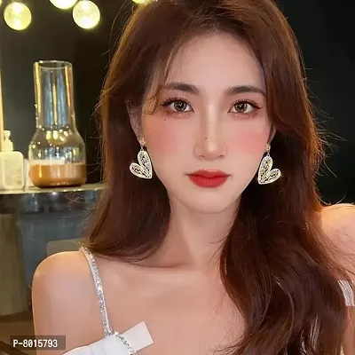 Beautiful rhinestone Crustal Heart Shaped Metal Korean Earrings Pair For Women