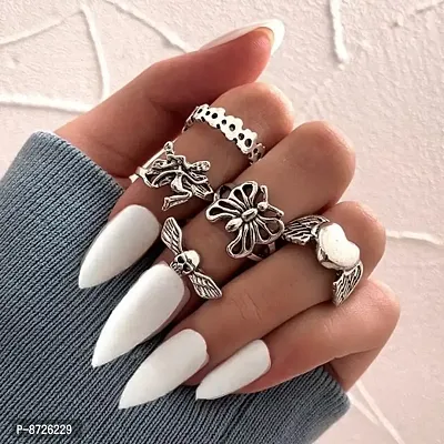 DailyLook: DAILYLOOK Slim Five Finger Ring Set in Gold | Ring finger, Ring  sets, Rings connected