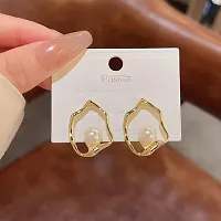 Golden Melted  Geometrical Pearl Korean Earrings Pair-thumb2