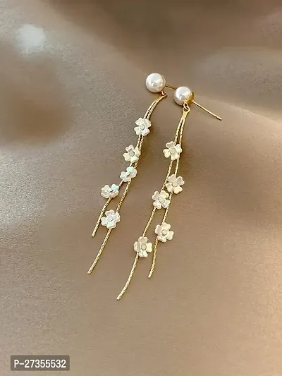 Cute White Flower High Fashion Korean earrings Pair