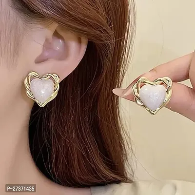 Yu Fashions Bride Dainty classic Pearl Heart Shaped Korean Earrings for Women