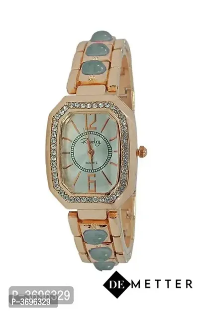 Women's Golden Analog Watch With Metal Strap