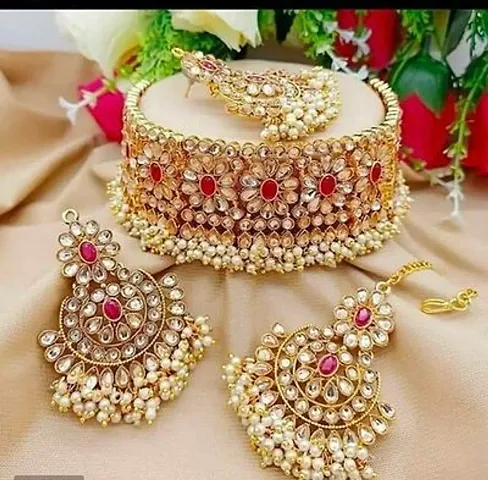 Latest Attractive Alloy Choker with Earrings and Maang Tikka