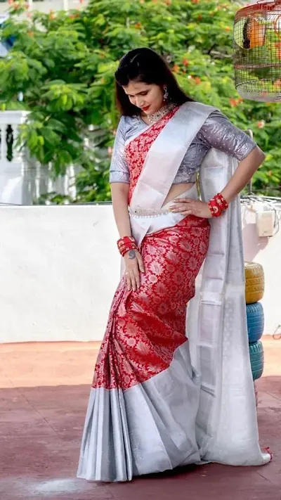 Attractive Silk Blend Saree with Blouse piece 