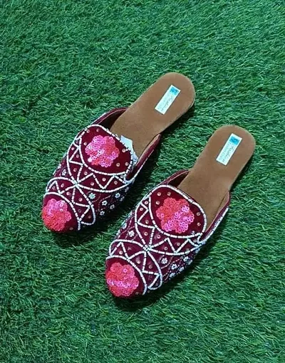 Stylish Synthetic Embellished Mojaris For Women