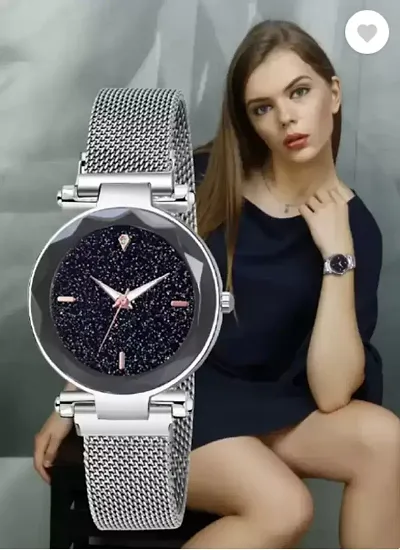 Fashionable Dial Metal Analog Watch For Women