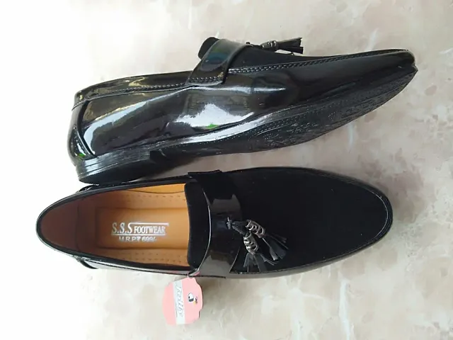 Stylish Black Rubber Solid Formal Shoes For Men