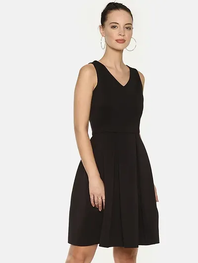 Stunning Self Design Pleated V-Neck Dress For Women