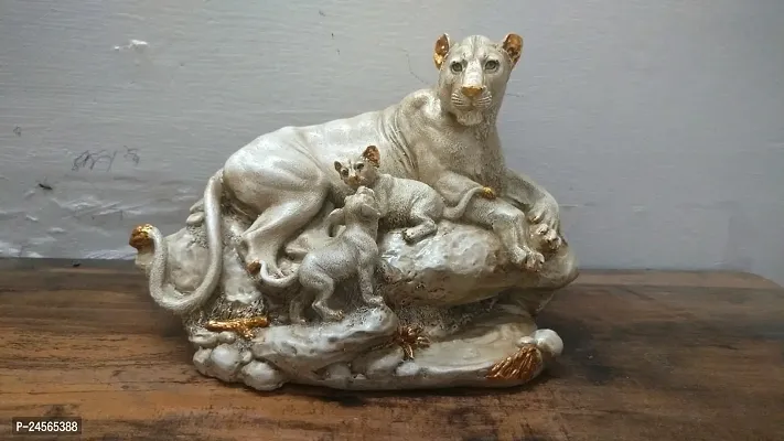 Lion Family Showpiece-thumb0